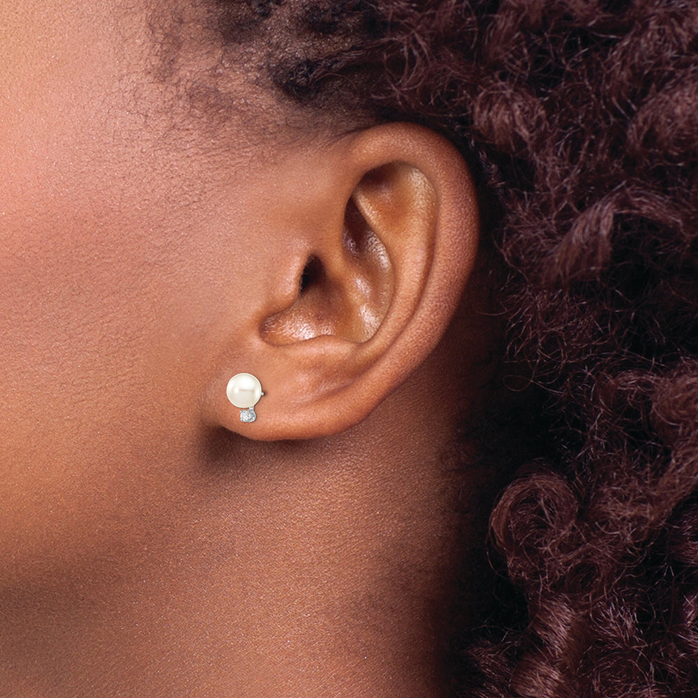 14KW 7-8mm Round White Saltwater Akoya Pearl .10ct.Diamond Earrings